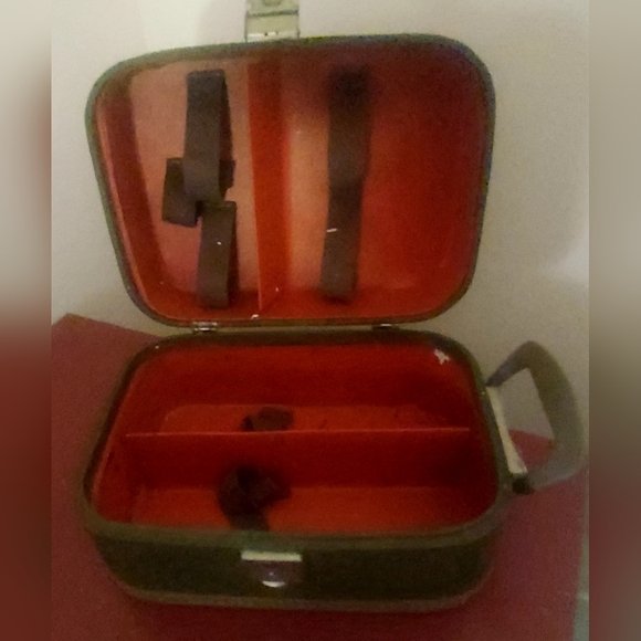 Vintage Makeup Case - Picture 2 of 2
